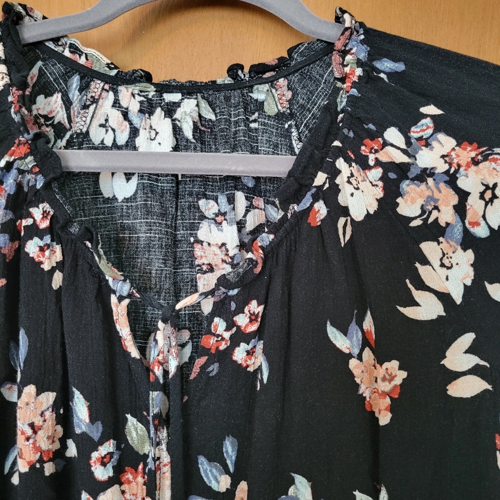 American Rag blouse - Picture 2 of 5